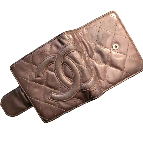 CHANEL | Lavender Cotton Club Interlocking CC Logo Compact Wallet 2008-'09 - Picture 4 of 16